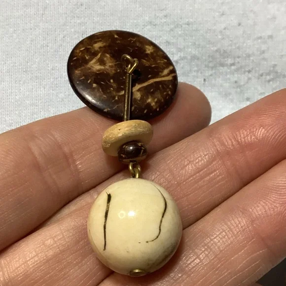 Dangle Earrings Bohemian Brown & Cream Wooden Button Style Vintage - Picture 10 of 10